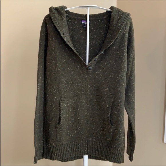 Patagonia Green Hoodie Sweater - Picture 5 of 5